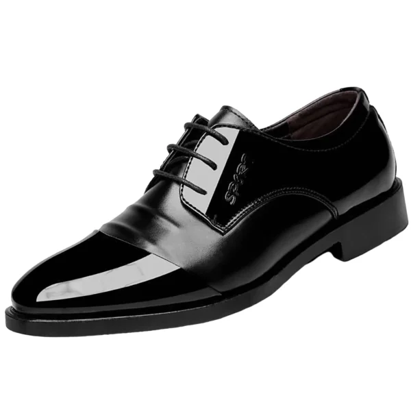 Zapato de charol negro clásico con cordones para hombre